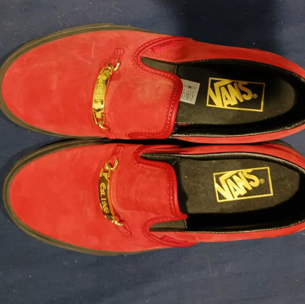 Vans - Picture 2 of 4